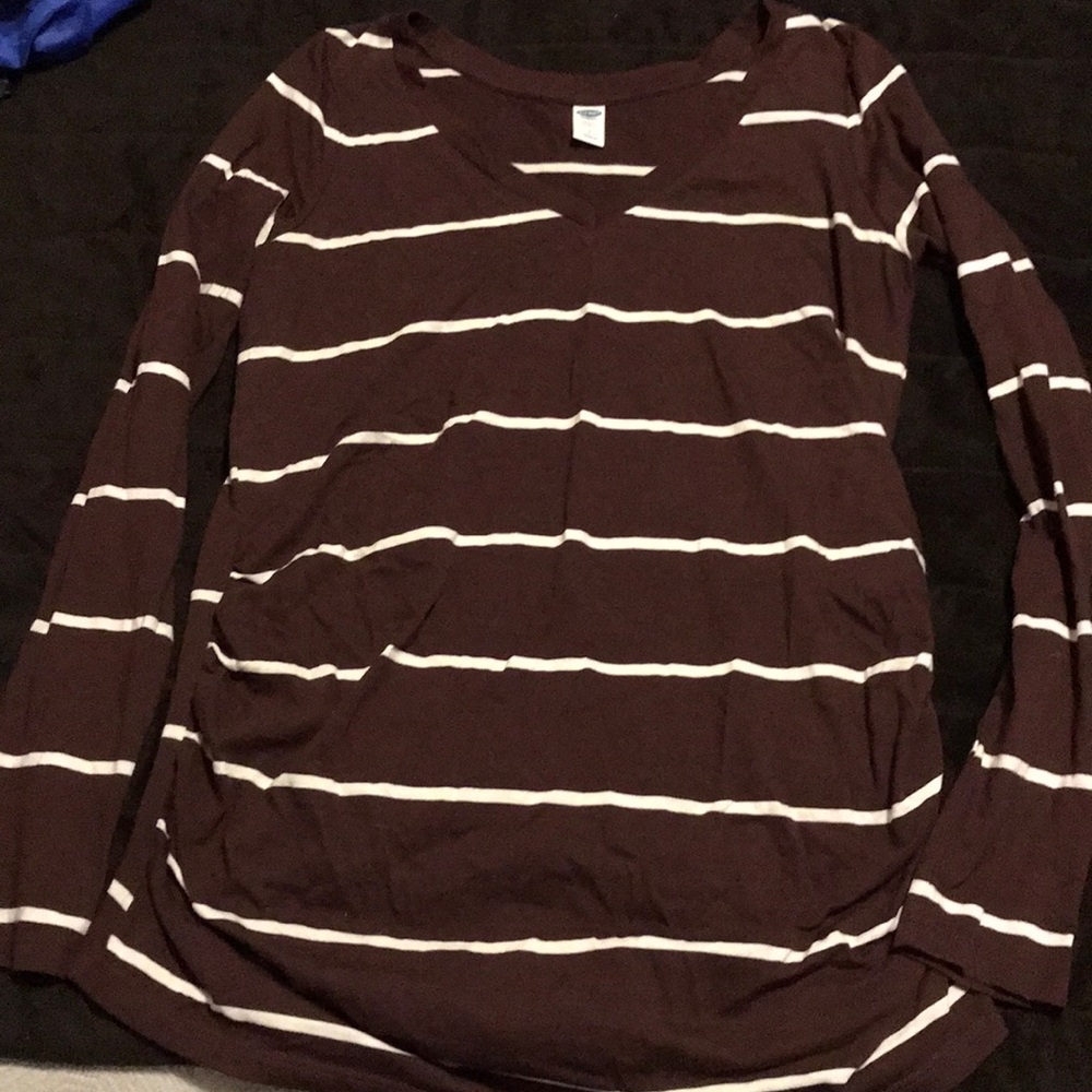 Old navy maternity shirt